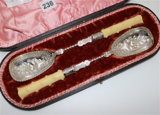 2 bone handled & cased salad servers